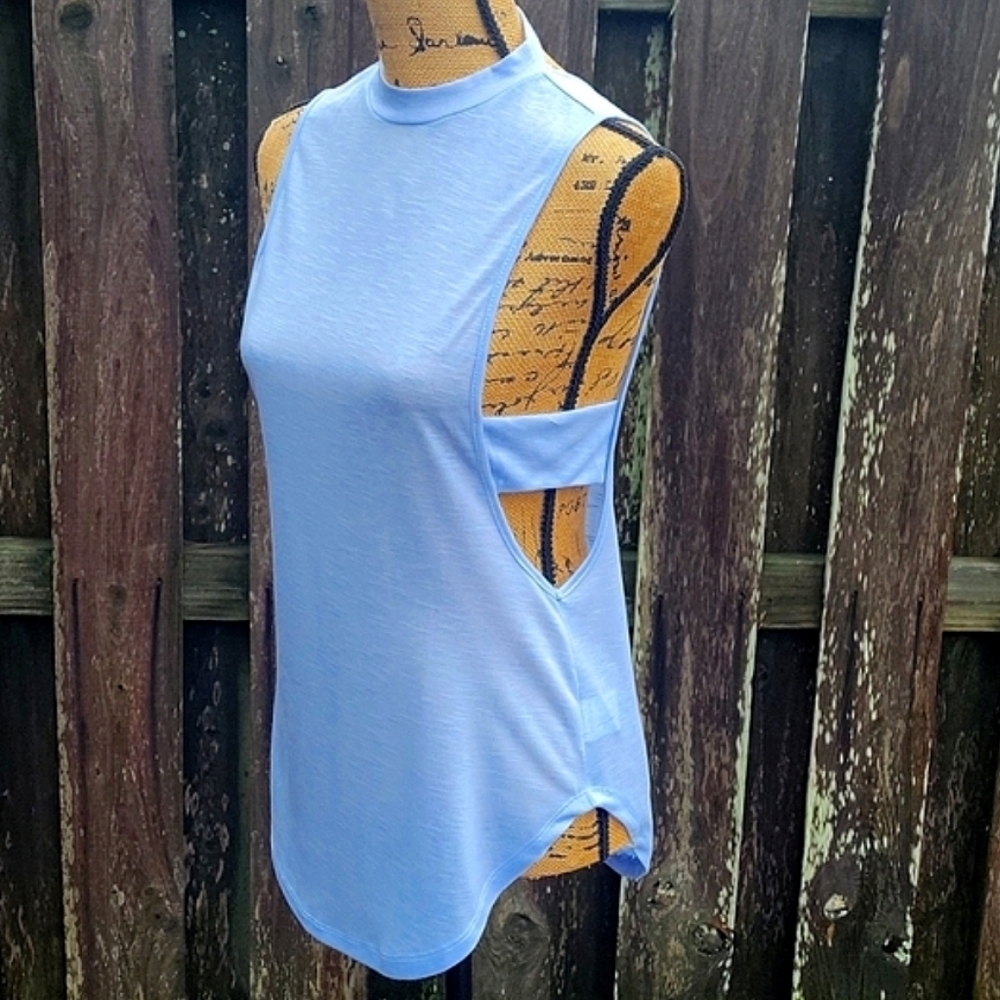 NEW Shein Sleeveless Top with Cut Out Details - Picture 4 of 17